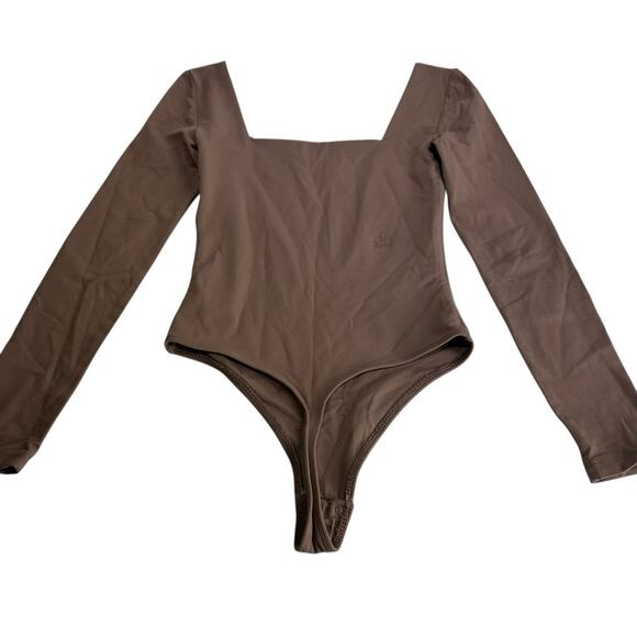 Aritzia Babaton Contour Brown Square Neck Long Sleeve Bodysuit Size XS - Picture 4 of 8